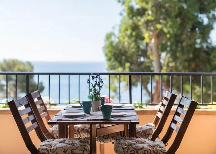 Seahomes Vacations - Cala Banys Seafront & Pkg * Lloret de Mar