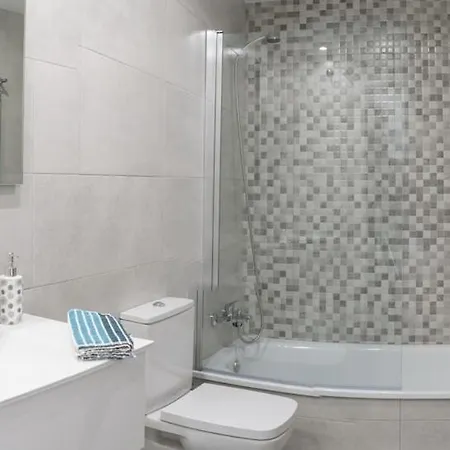 Seahomes Vacations - Cala Banys Seafront & Pkg Apartman