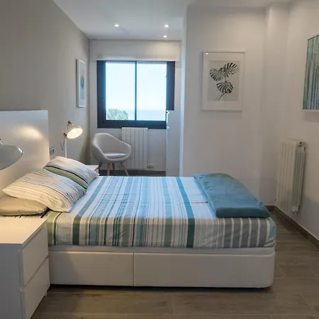 Seahomes Vacations - Cala Banys Seafront & Pkg Lloret de Mar