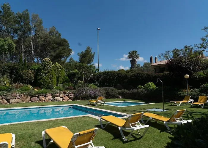 Апартаменты Seahomes Vacations - Cala Banys Seafront & Pkg *