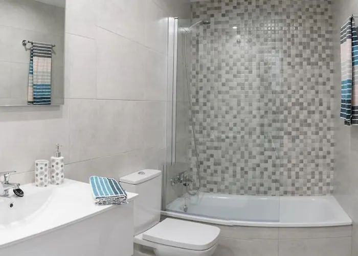 Seahomes Vacations - Cala Banys Seafront & Pkg Апартаменты