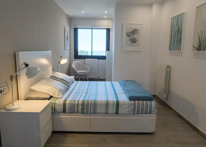 Seahomes Vacations - Cala Banys Seafront & Pkg Льорет-де-Мар